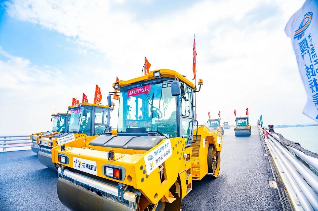 星空官网数字化智能施工集群：开启桥面铺装智能新时代