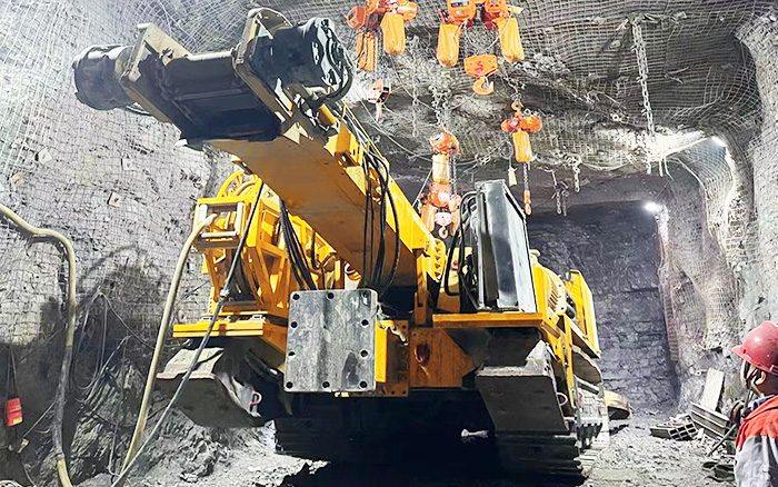 掘进磷矿！星空官网XTR7/360掘进机点磷成金