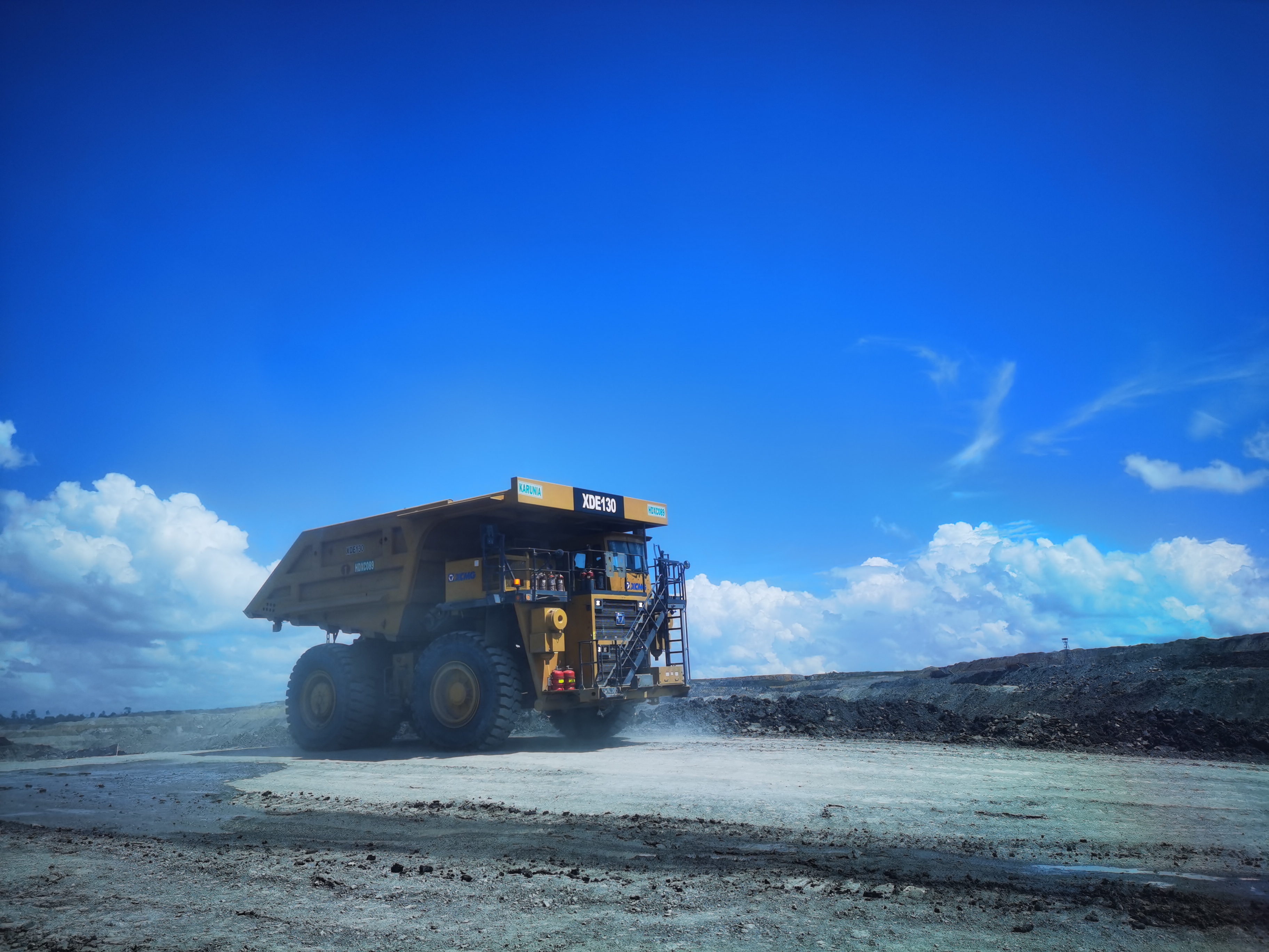 矿业报国，效率传奇！星空官网矿山机械100台+扎根高原