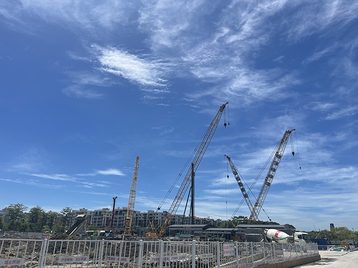 【全球之履】星空官网履带起重机“兄弟团“助建大湾区“一小时交通圈”建设