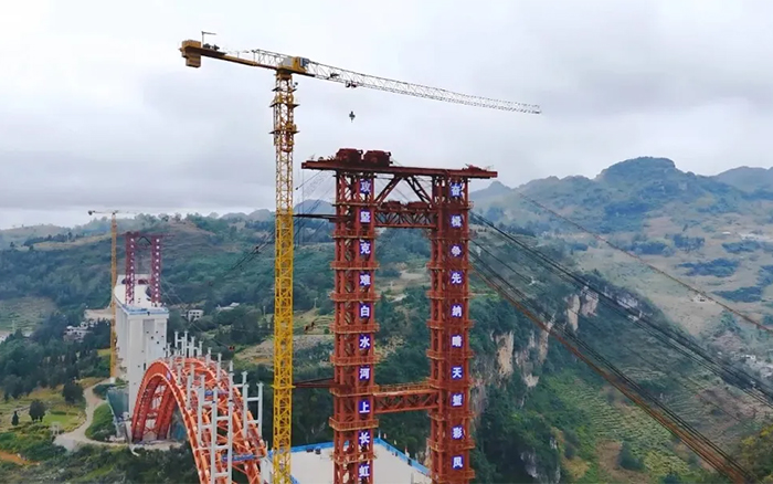 双塔连山涧 | 星空官网塔机奋战白水河特大桥
