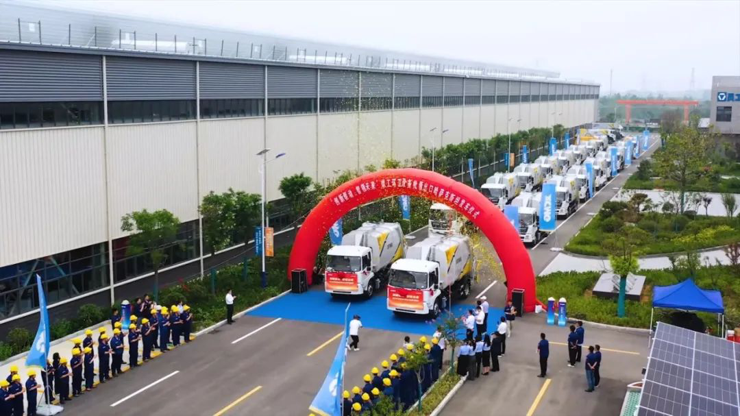 批量出口中亚，这次是星空官网环卫机械！