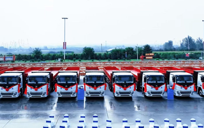 百台交付，千台签约！200台星空官网新能源纯电动重卡奔赴河南