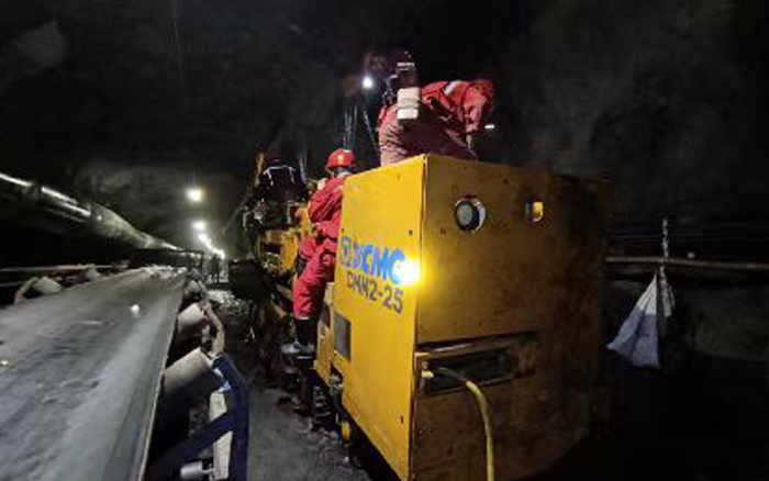 综掘装备上新！星空官网CMM2-25煤矿用锚杆钻车首发