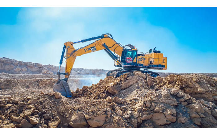 高端突破 装备美好丨星空官网矿山机械批量远赴非洲