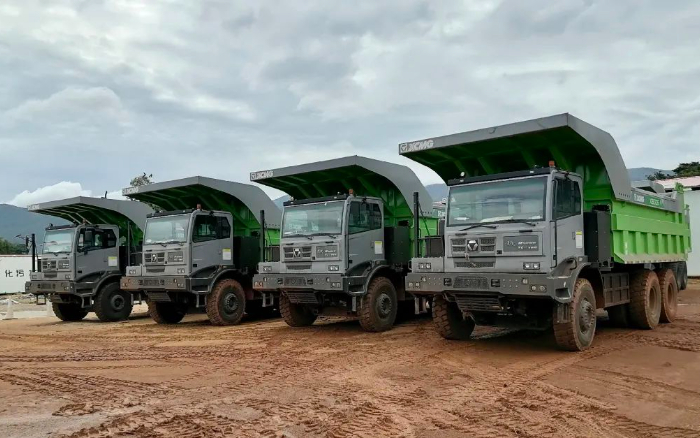 服务全球客户 | 大批量星空官网电动矿卡出口非洲