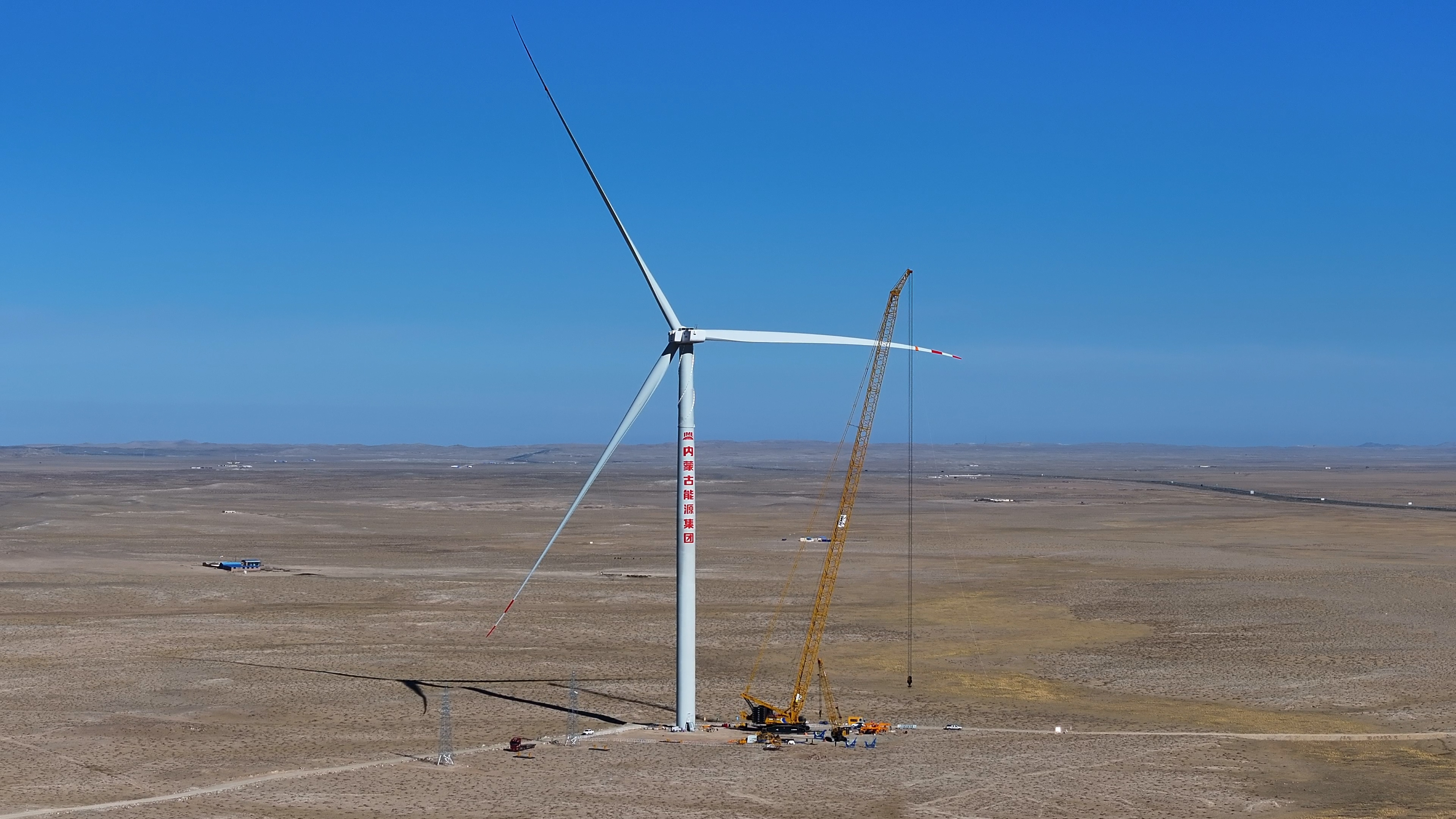 1300吨级新品风电首秀！星空官网千吨级起重机再添实力干将