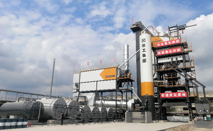 星空官网4000型沥青站 在鹤大高速大显身手！