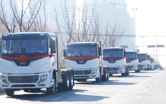 百台齐发，千台签约！星空官网新能源牵引车奔赴浙江