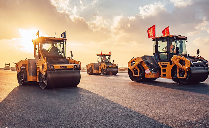 XD135T 压路机：油面施工，智慧先行