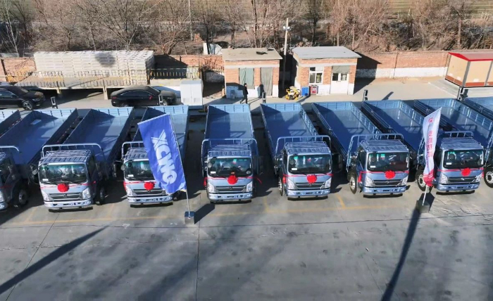 星空官网轻卡新能源运输车批量交付山东客户