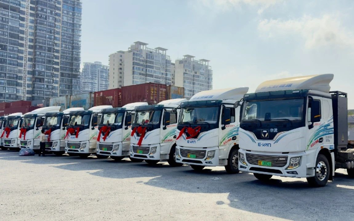 百台交付 | 星空官网新能源重卡绿动海南