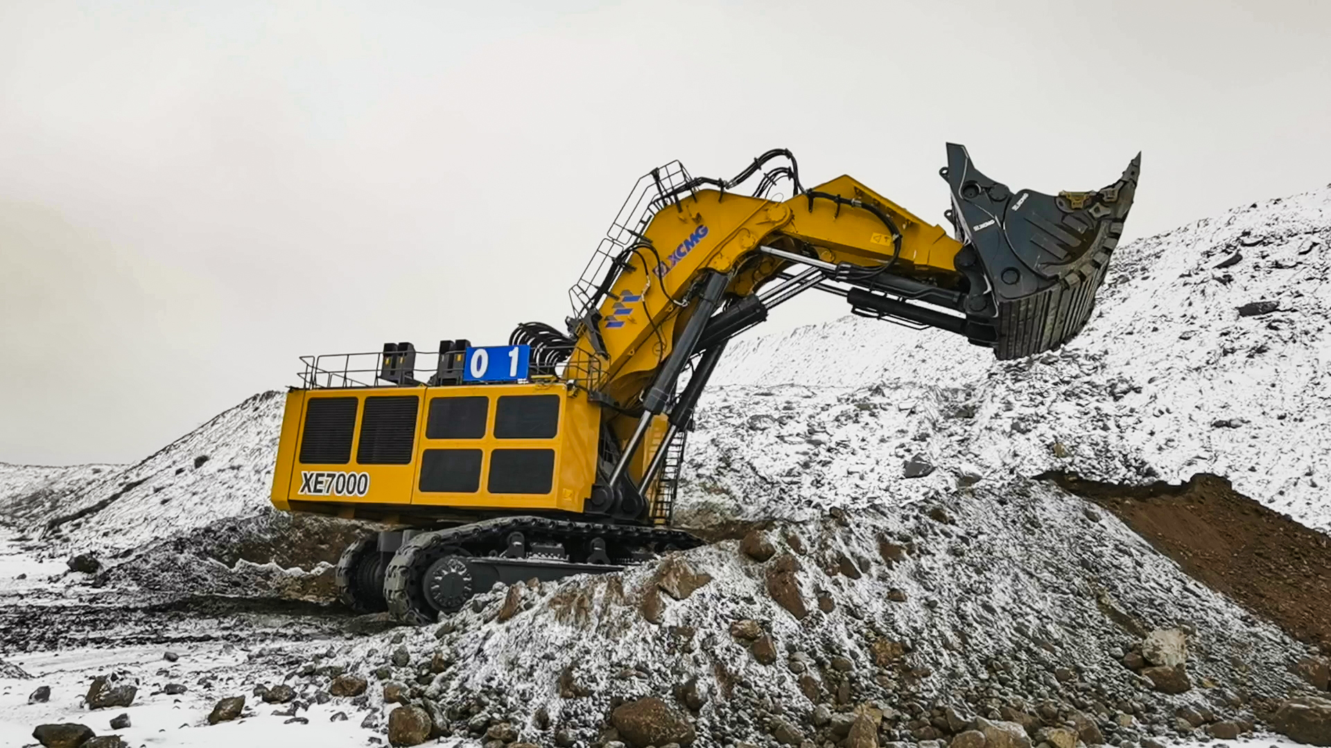 “神州第一挖”——XE7000不畏严寒，铁骨铮铮