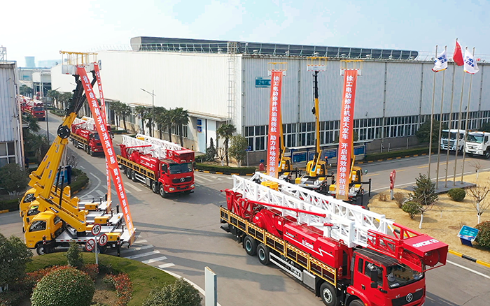 绿色修井效率再刷新，星空官网电动修井机批量发车