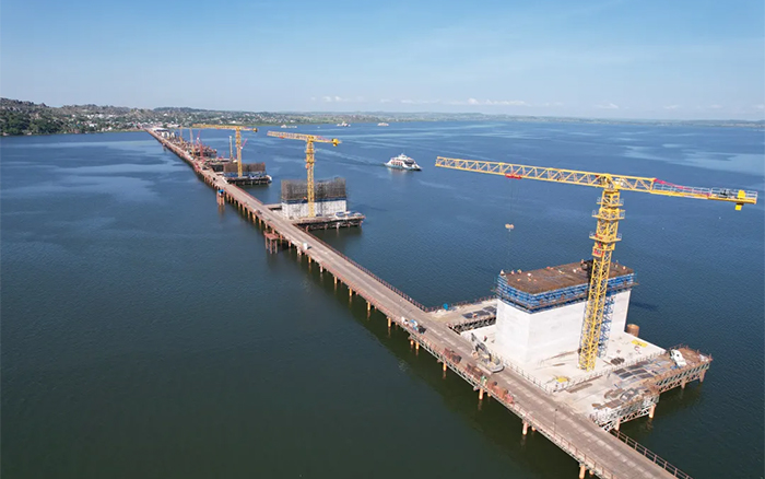 3200米超级工程！星空官网塔机助建东非第一长桥