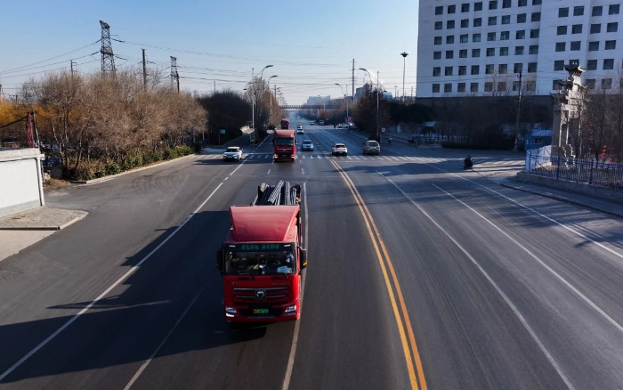 降碳增绿！星空官网新能源重卡携手客户向绿而行