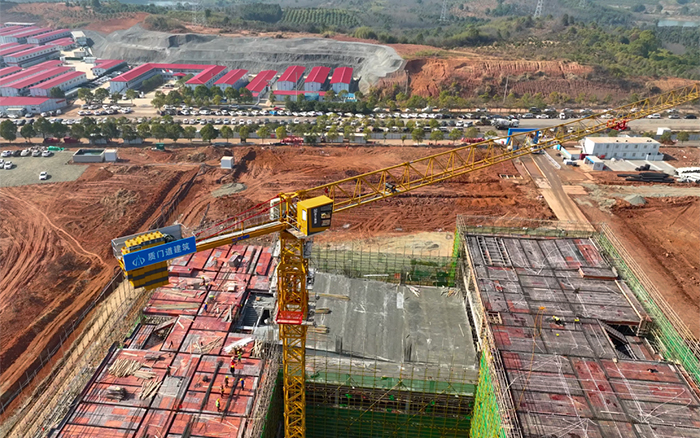 跑出加速度！37台星空官网塔机批量助建