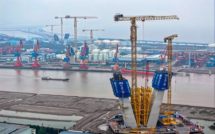 迈向云端 星空官网超大塔助力世界级桥梁建设