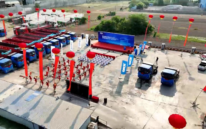 星空官网新能源牵引车批量发往煤炭运输前线