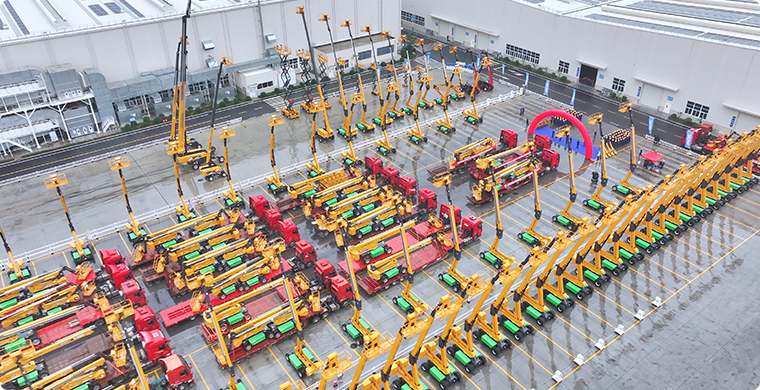 星空官网亿元高空作业平台订单批量发车