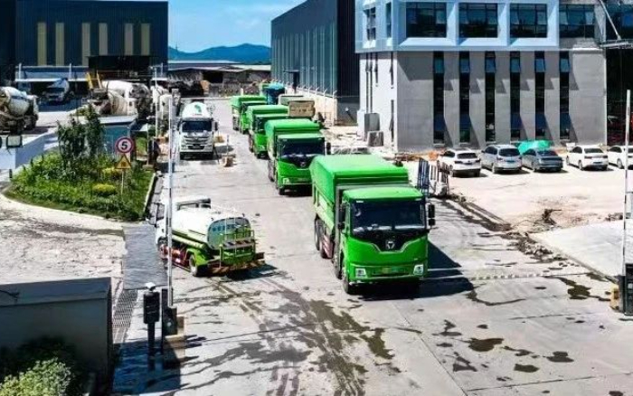 星空官网新能源自卸车擦亮城市建设绿色底色