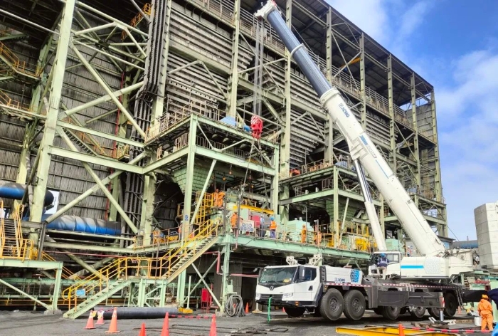 首台！超大吨位XCA500BR落子首钢铁矿！