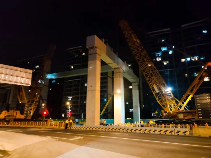 双机联动，毫米操控！星空官网XGC11000高效破解高架桥施工难题