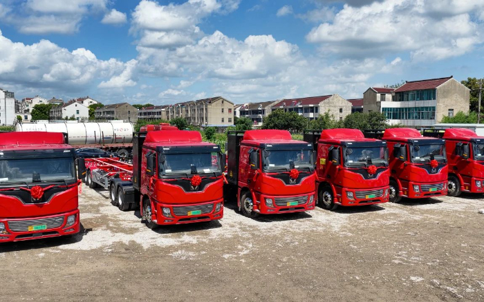 绿色物流再提速，星空官网新能源牵引车批量入港！
