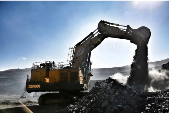 近5万小时高效出勤！星空官网XE4000液压铲受矿区高度赞扬！