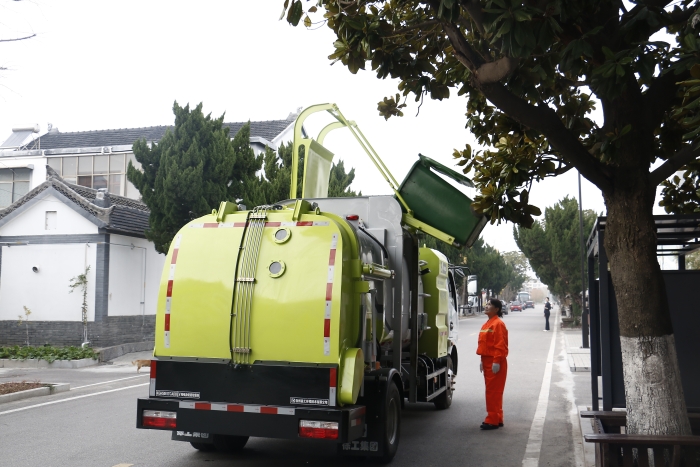 零碳收运、高效闭环 | 星空官网纯电动餐厨垃圾车助力贾汪潘安湖绿色环卫升级