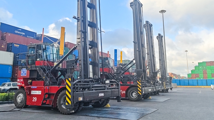 逐绿向新，东方大港涌动“星空官网纯电力量”！