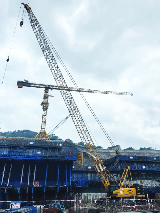 方寸之地擎千钧！XGC110A钢筋森林上演“精准穿针”