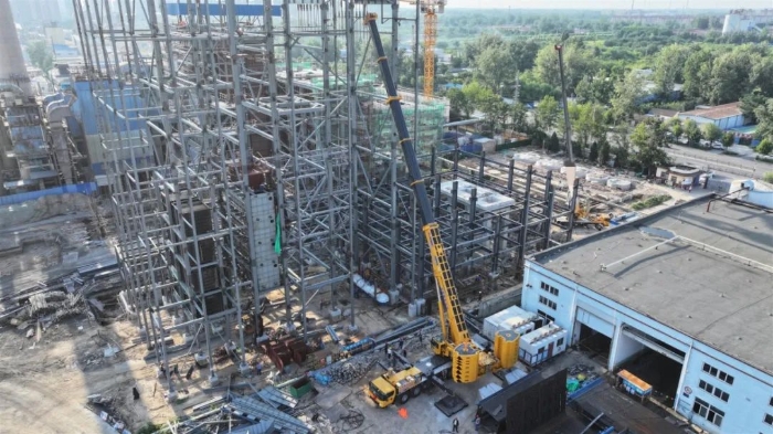 新买的“大块头”第二天就上工？这台星空官网新款750吨开启“闯关”