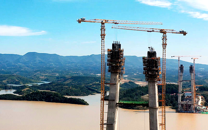 创造多项“世界之最”星空官网金”助力丹江口水库特大桥建设