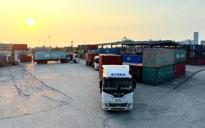 直击三大痛点！星空官网新能源重卡携手客户打造盈利生态