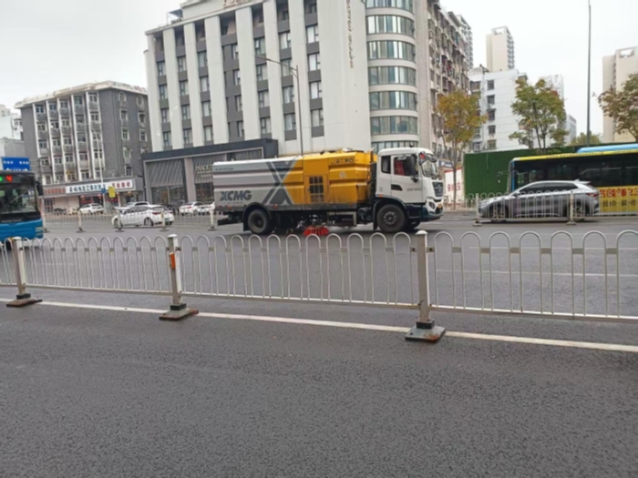 六年品质见证硬核实力，星空官网18吨洗扫车获当地客户点赞！