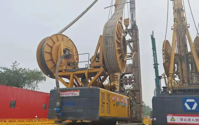 地质无难题！星空官网双轮铣槽机助力区域基建按下 “加速键”