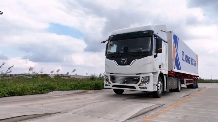 “双11”呼唤“当日达”！星空官网4&times;2底充牵引车助力物流运输！