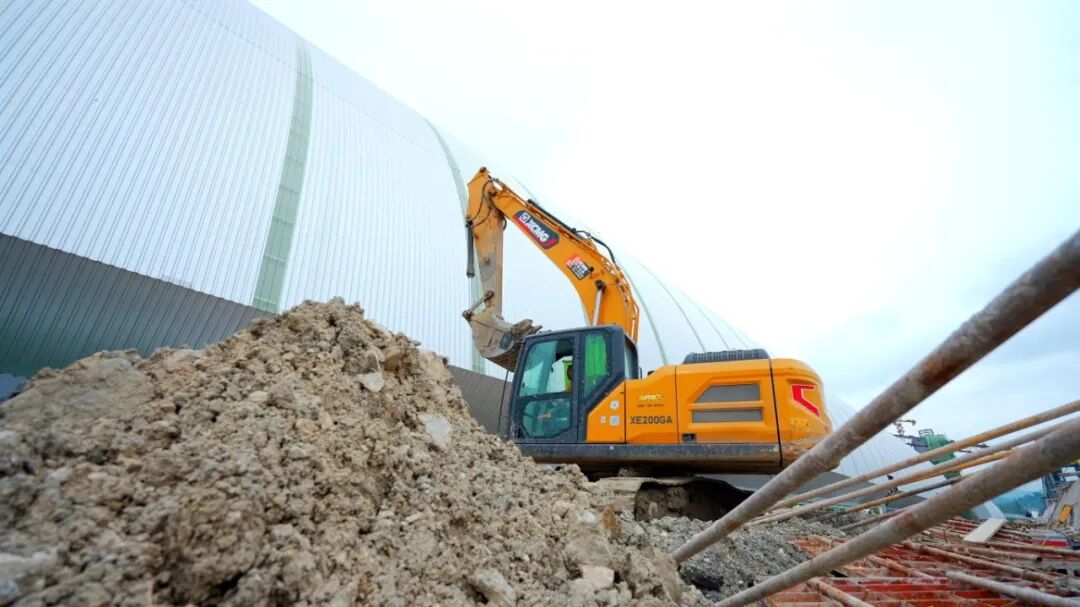 西南能源破局，星空官网挖机助力！