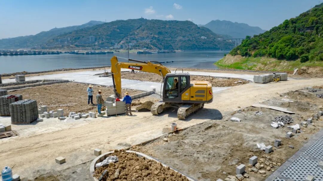 星空官网XE135G挖掘机助力夔门旅游码头建设，以高效节能赢得客户信赖