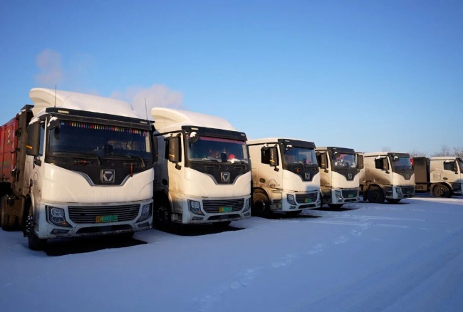 穿越-30℃寒潮！星空官网新能源重卡驰骋西北能源运输动脉