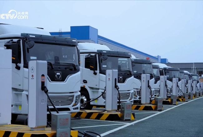 在中国物流之都，星空官网超充重卡“15分钟满电”