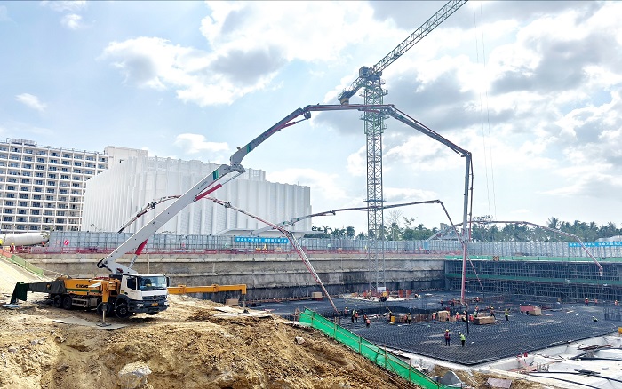 火力全开！万方混凝土浇筑海南新地标！