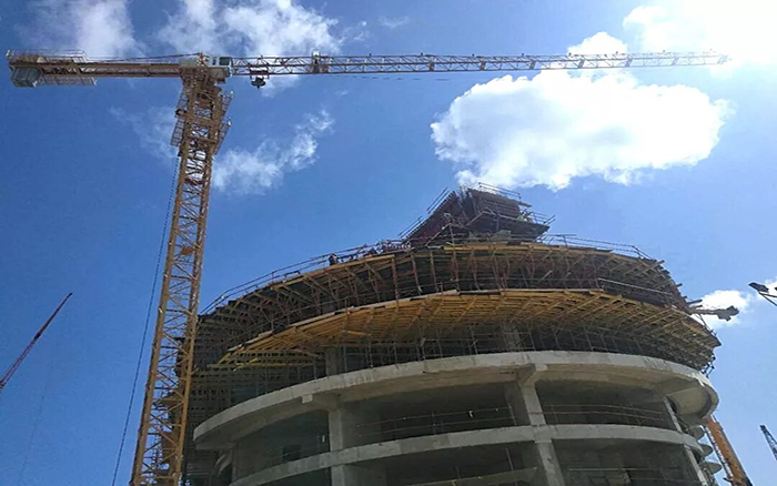 星空官网塔机跨越山海，闪耀“一带一路”