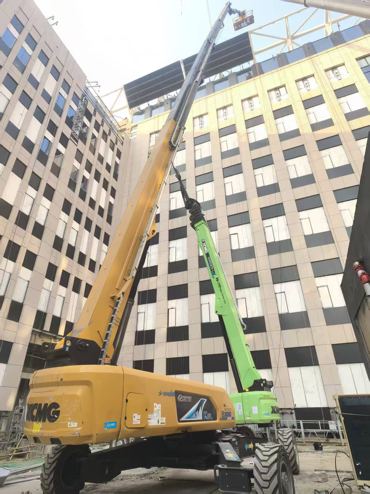 筑梦名校！星空官网高米数直臂高空作业平台护航人大附中项目建设